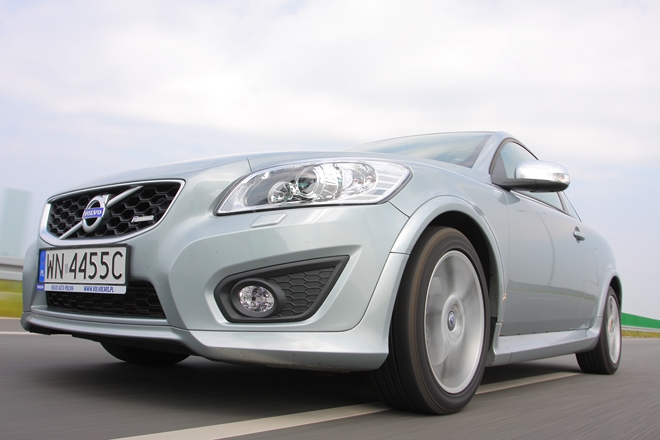 Volvo C30 D4 z pakietem R-Design to szybke i oszczędne auto. Fot. Moto.wieszjak.pl