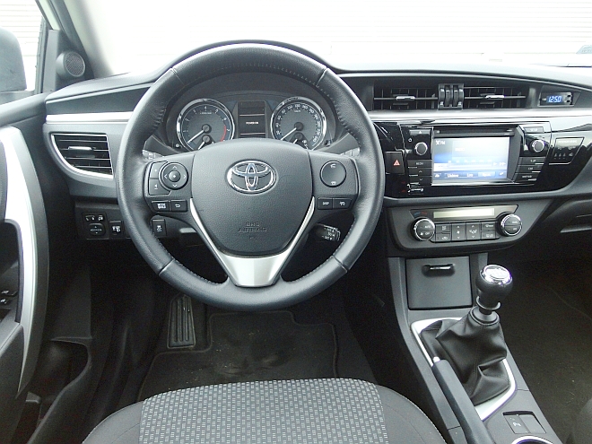 Test Toyota Corolla 1.6 Valvematic/132 KM Infor.pl